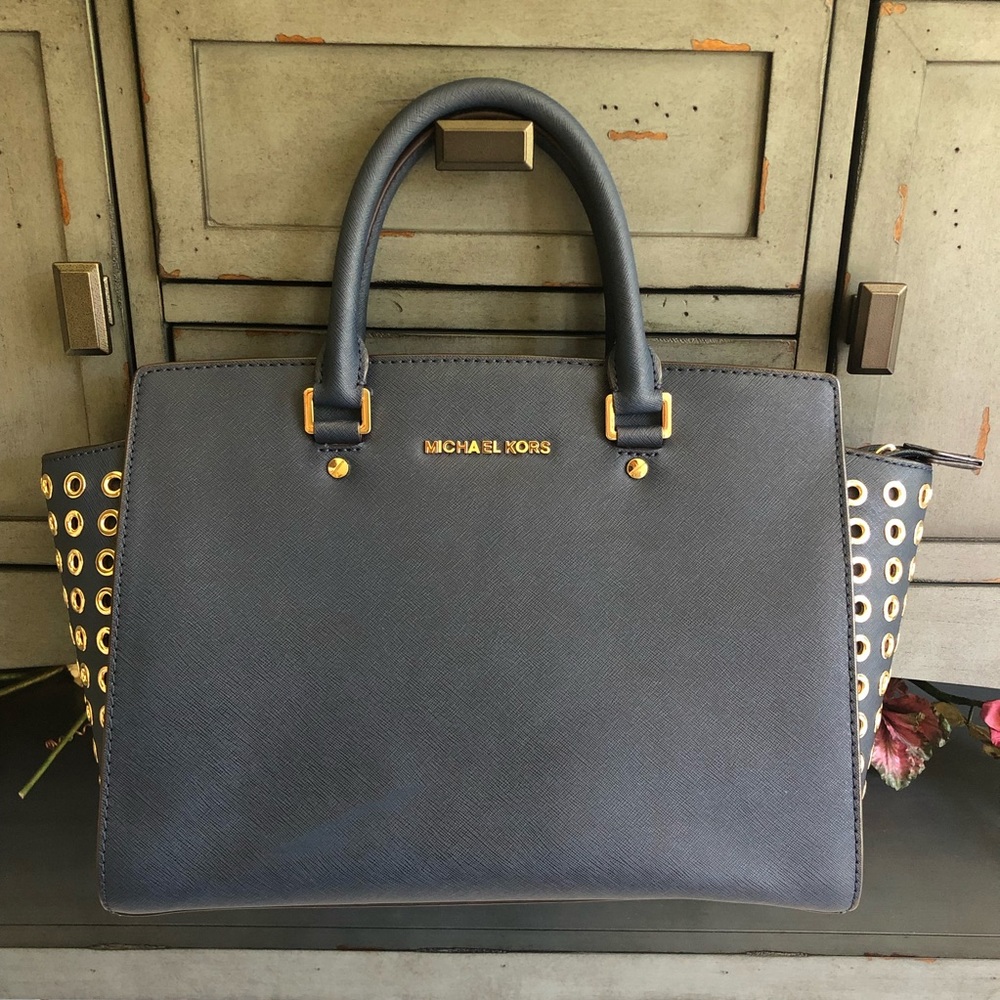 Michael Kors Selma Grommet Bag (Large)